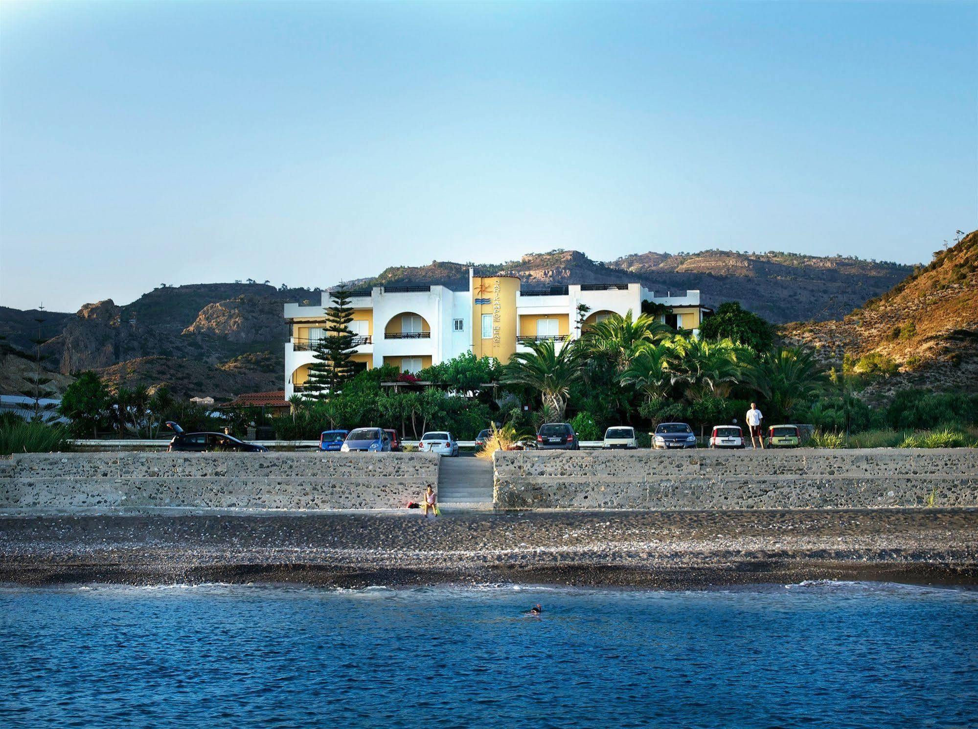 Sarikampos Beach Mírtos Luaran gambar